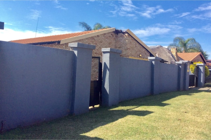 3 Bedroom Property for Sale in Waterval East North West
